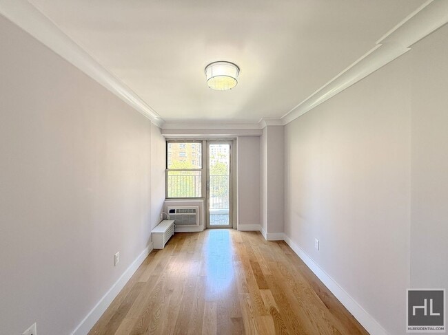 Building Photo - 1 bed 1 bath /Laundry in Unit - WEST 93 STREET