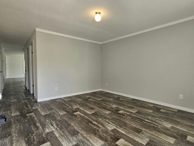 Foto del edificio - 6691 Hidden Oaks Dr