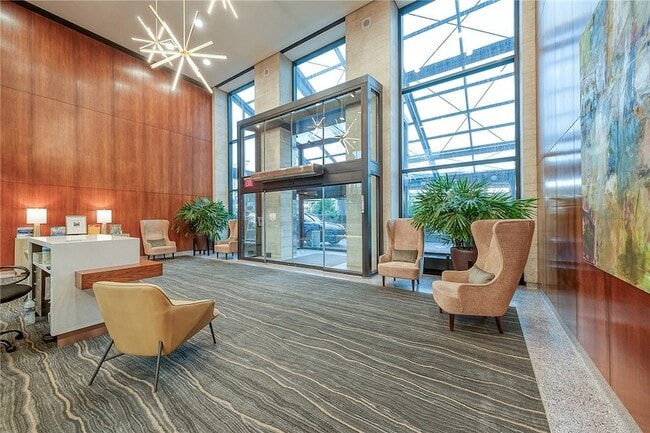 Building Photo - 320 Fort Duquesne Blvd