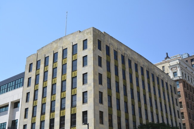 Building Photo - 1904 Farnam