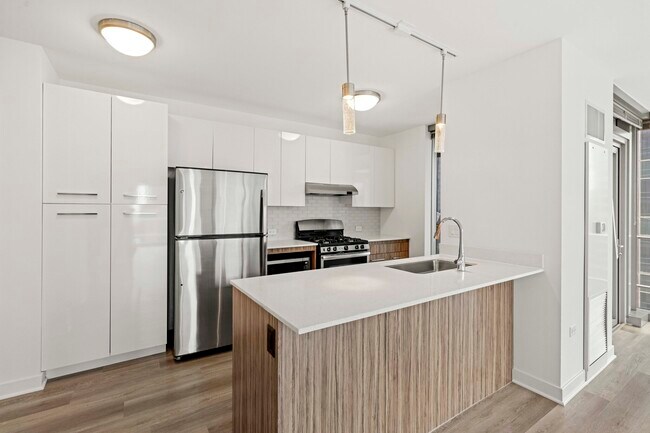 Foto del edificio - 373 W Wolf Point Plaza