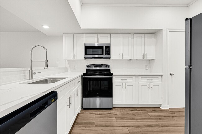 Foto del edificio - 2022 Lakewood Ct