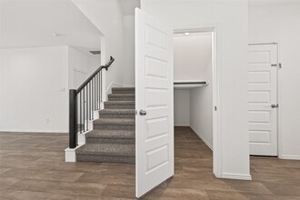 Building Photo - 7427 Audubon Russet Dr