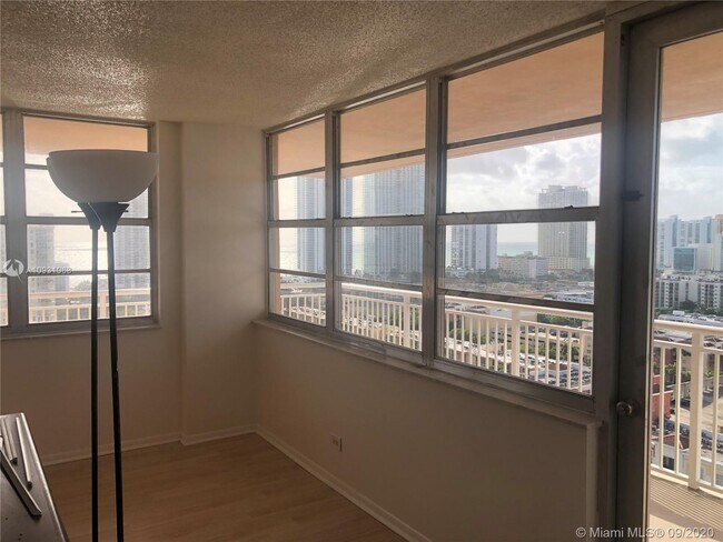 Foto del edificio - 250 174th St