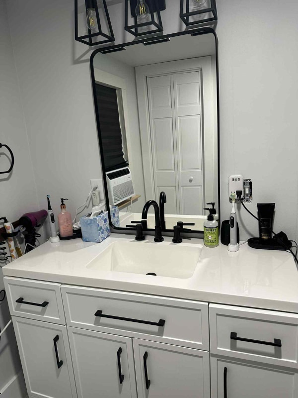 Building Photo - 134 School St