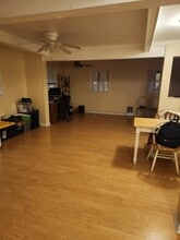 Building Photo - 412 BackStreet
