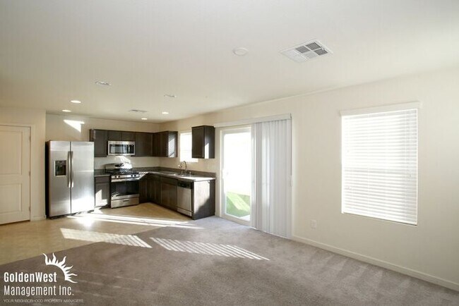 Building Photo - Modern 3Bdm 2.5Ba Two-Story Home in the Heart of Las Vegas