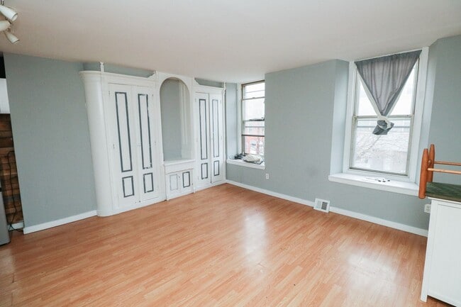 Photo - 1839 Master St Apartment