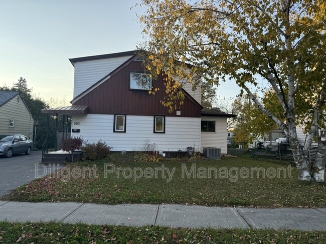 Photo du bâtiment - 805 Morphet Ave