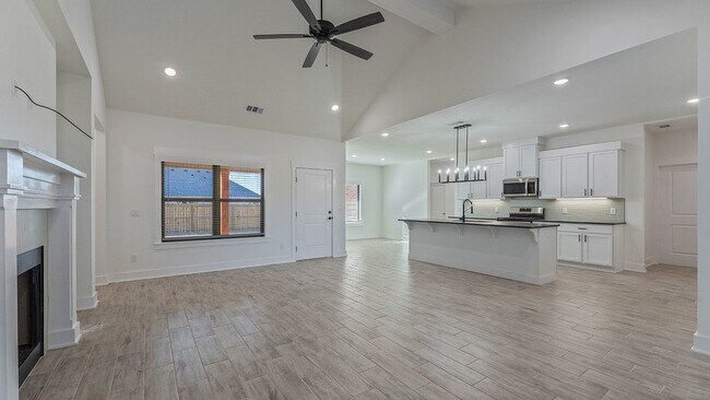 Building Photo - 147 N Banner Ave