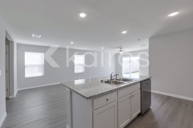 Building Photo - 8616 SW 44th Ct