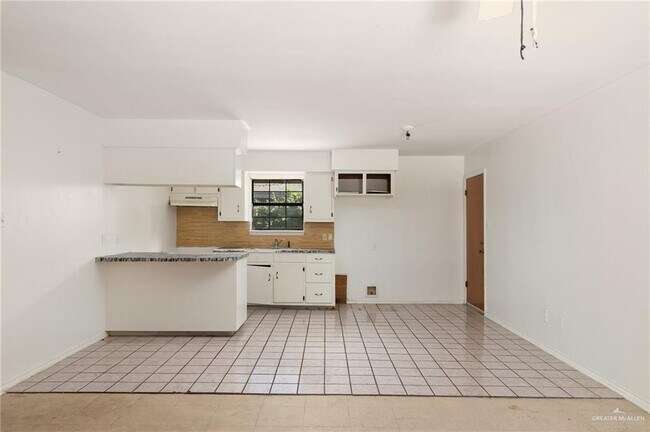 Foto del edificio - 1308 S Vermont Ave