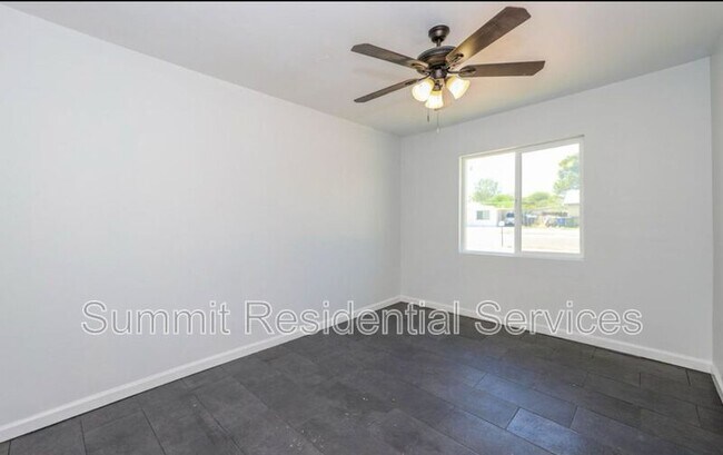 Foto del edificio - 653 S Erin Ave