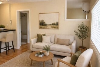 Building Photo - 304 E 33rd St