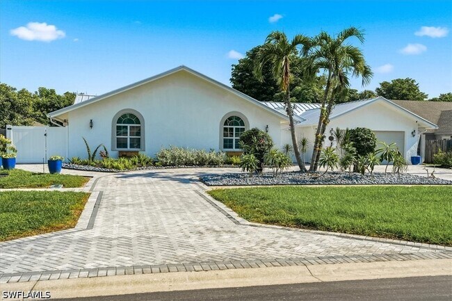 Foto del edificio - 2467 Pinewoods Cir