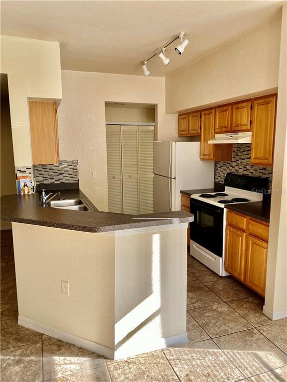 Building Photo - 6071 Westgate Dr