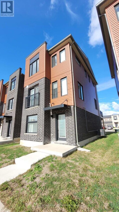 Primary Photo - 31 Fairlane Ave