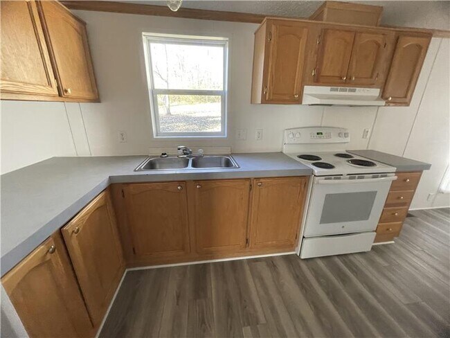 Building Photo - 398 Township Rd 344