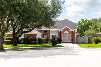 Building Photo - 1723 Monvale Ln