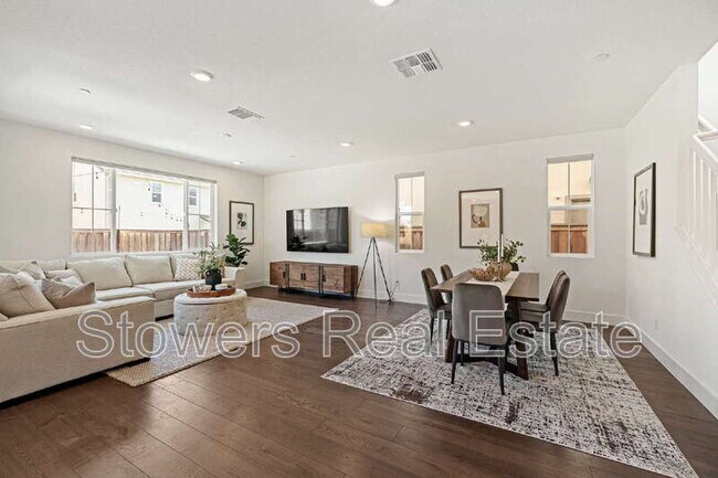 Foto del edificio - 2428 Periwinkle Pl