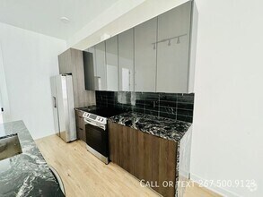 Building Photo - 1306 N Front St