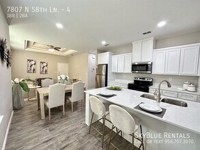 Building Photo - 7807 N 58th Ln