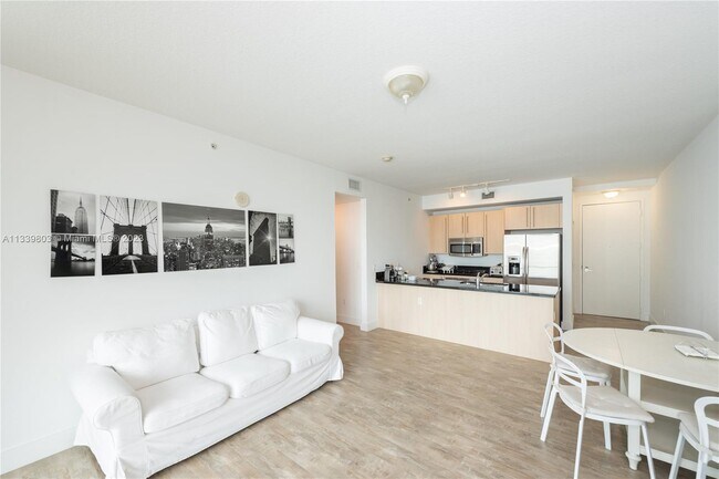 Foto del edificio - 79 SW 12th St