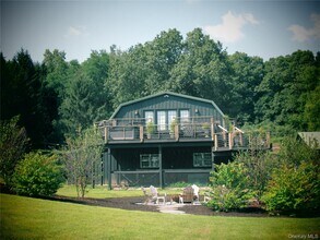 Building Photo - 63 River Rd