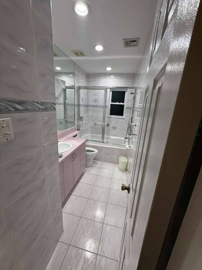 Foto del edificio - 67-06 171st St