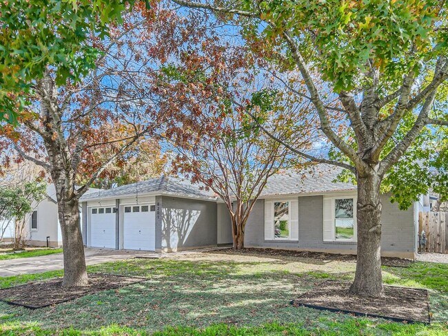 Building Photo - 6201 Bridlington Cir