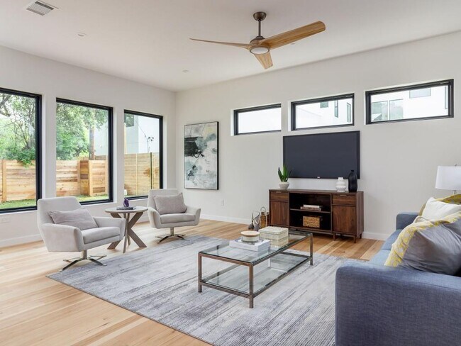 Foto del edificio - 1109 W Oltorf St