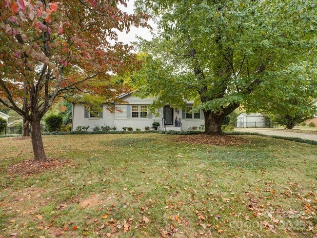 Building Photo - 2016 Wedgedale Dr