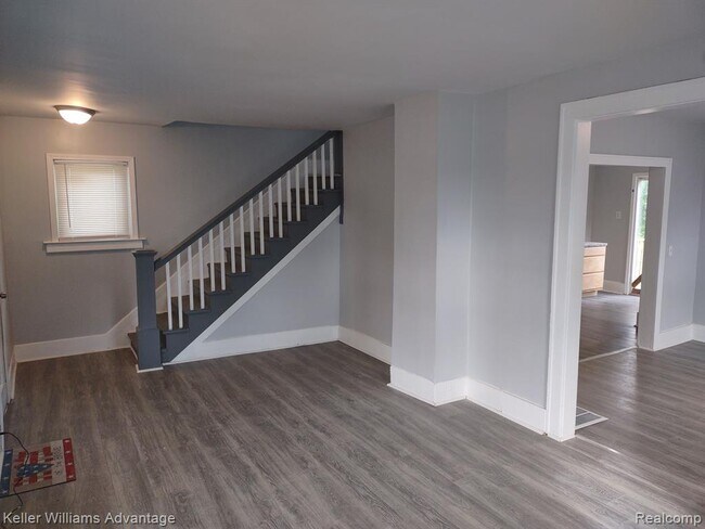 Building Photo - 119 Ferris St