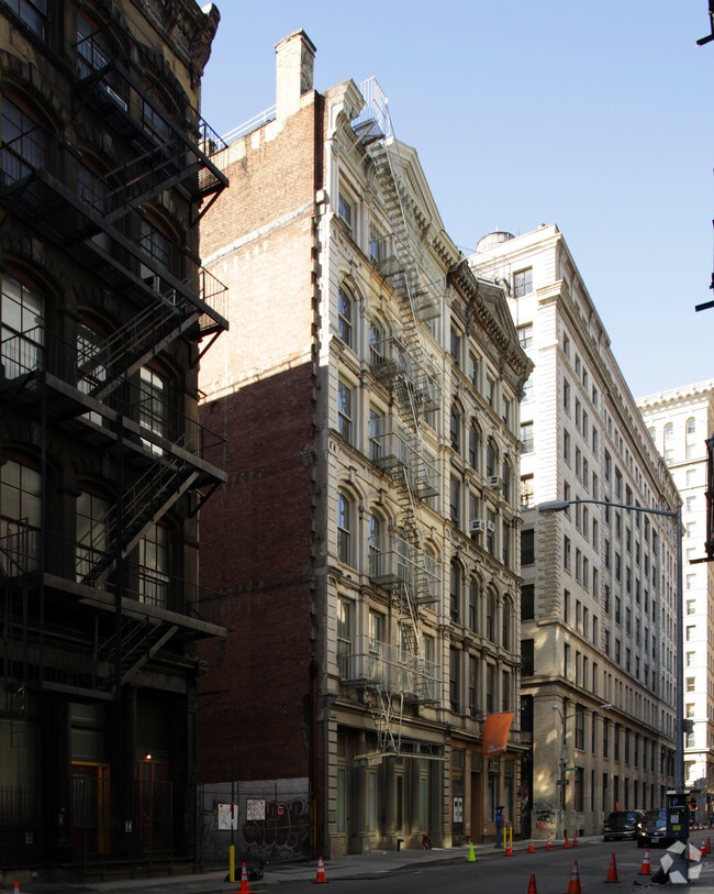 Building Photo - 81 Walker St