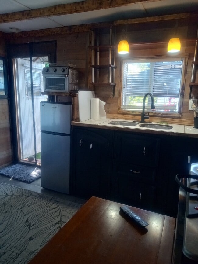 Foto del edificio - 200 NW 48th Ct