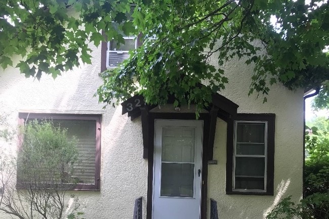 Building Photo - 3234 Xerxes Ave N