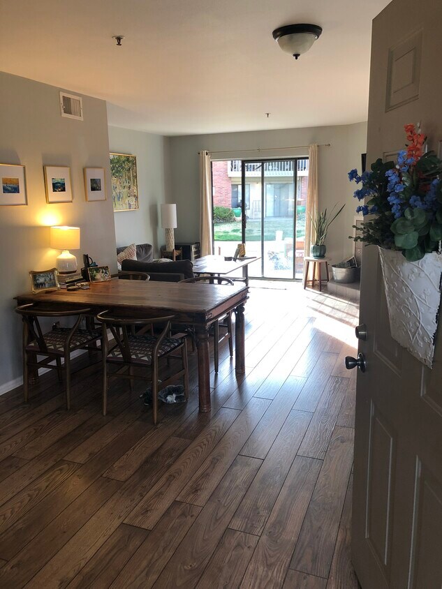 Foto principal - 545 Manhattan Dr