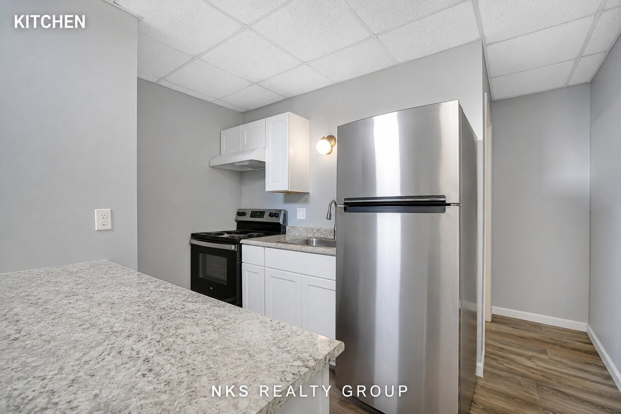 Photo - 2718 E Grand River Ave (Lansing, MI)