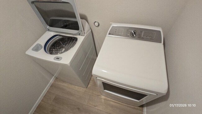 Foto del edificio - 1129 Birchwood Dr