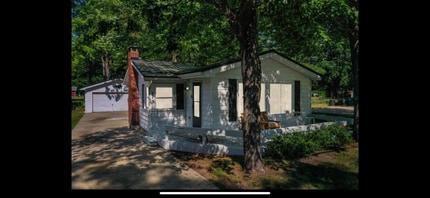 Building Photo - 213 Devonshire Dr