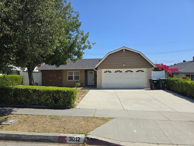 Building Photo - Beautiful 4 Bedroom Home