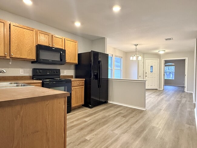 Building Photo - 12309 Drummond Dr