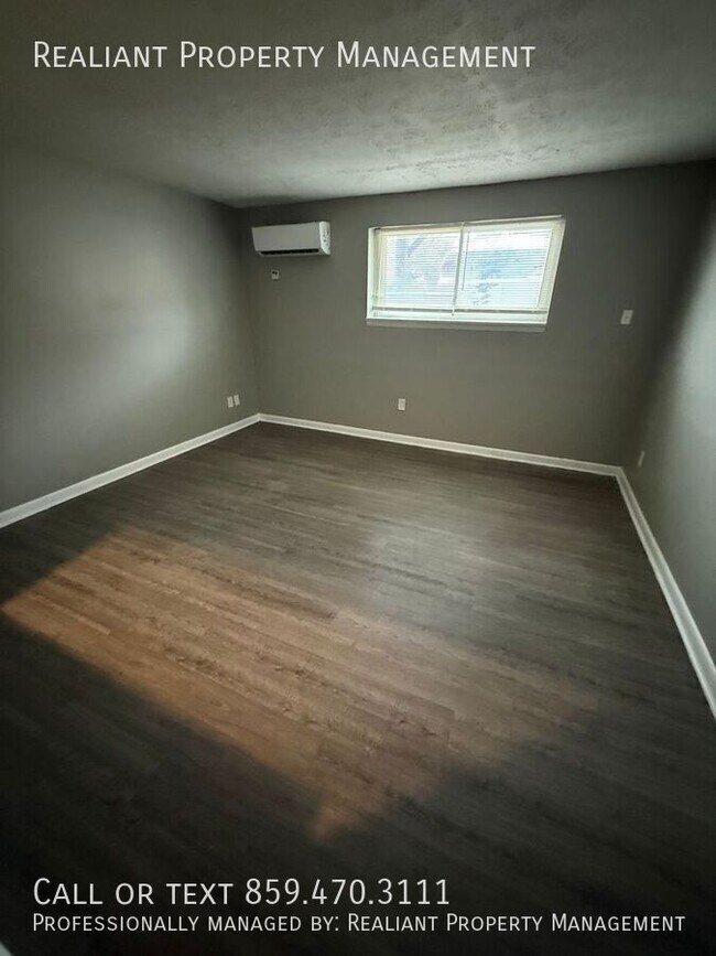 Foto del edificio - 2082 Fairmont Ct