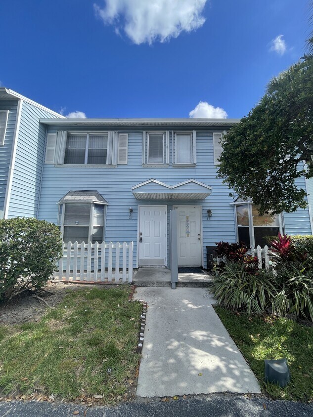 Foto principal - 23 SW 3rd St