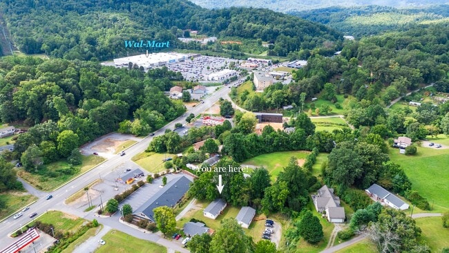 Foto del edificio - Nice 3BD/2BA Modular home near Lowes in Sylva available 5/1/26 for year long lease