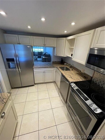 Foto del edificio - 3100 N Palm Aire Dr