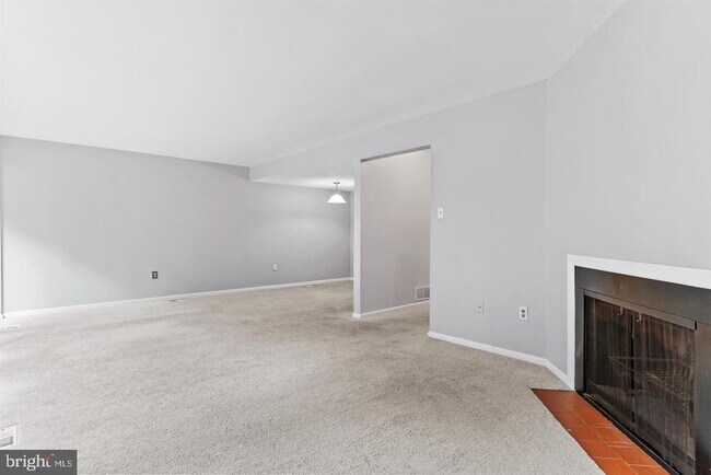 Building Photo - 15 Campbell Pl