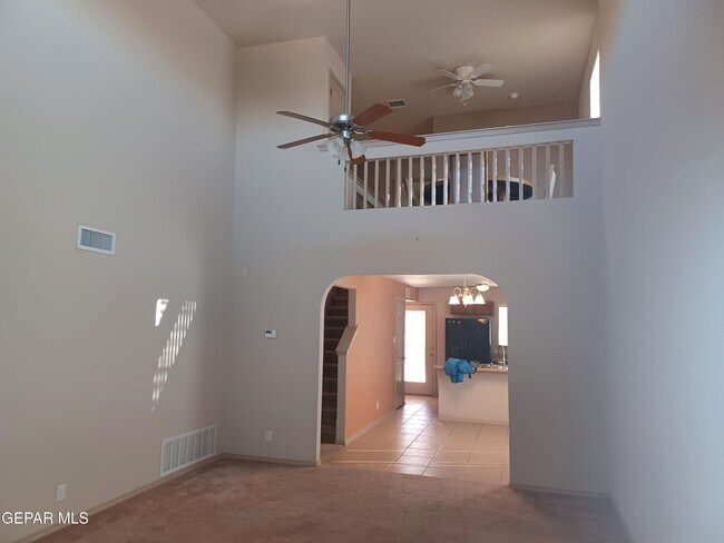 Building Photo - 2300 Honey Dew St