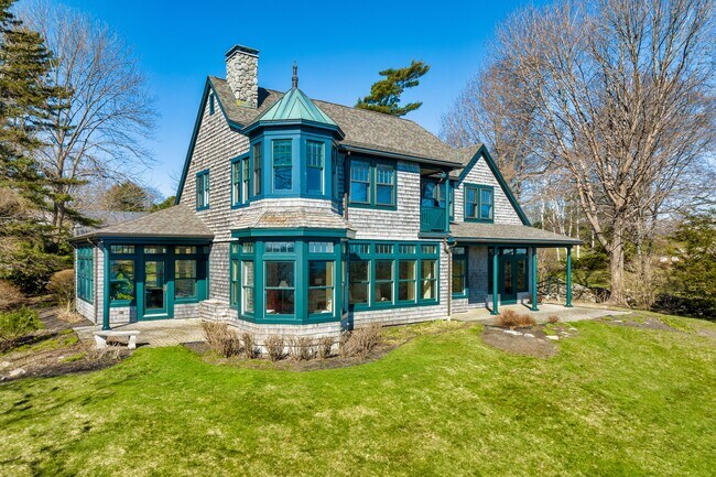 Foto del edificio - 876 Shore Rd