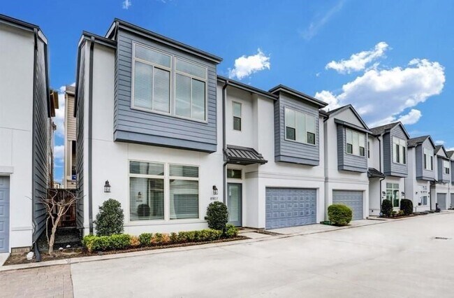 Foto del edificio - 8907 Spring Knoll Forest Dr